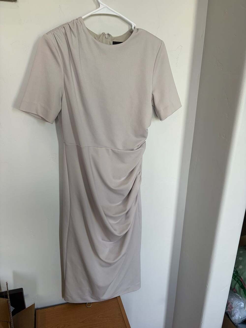 Alexia Admor Side-Ruched Sheath Dress in Taupe/Beige
